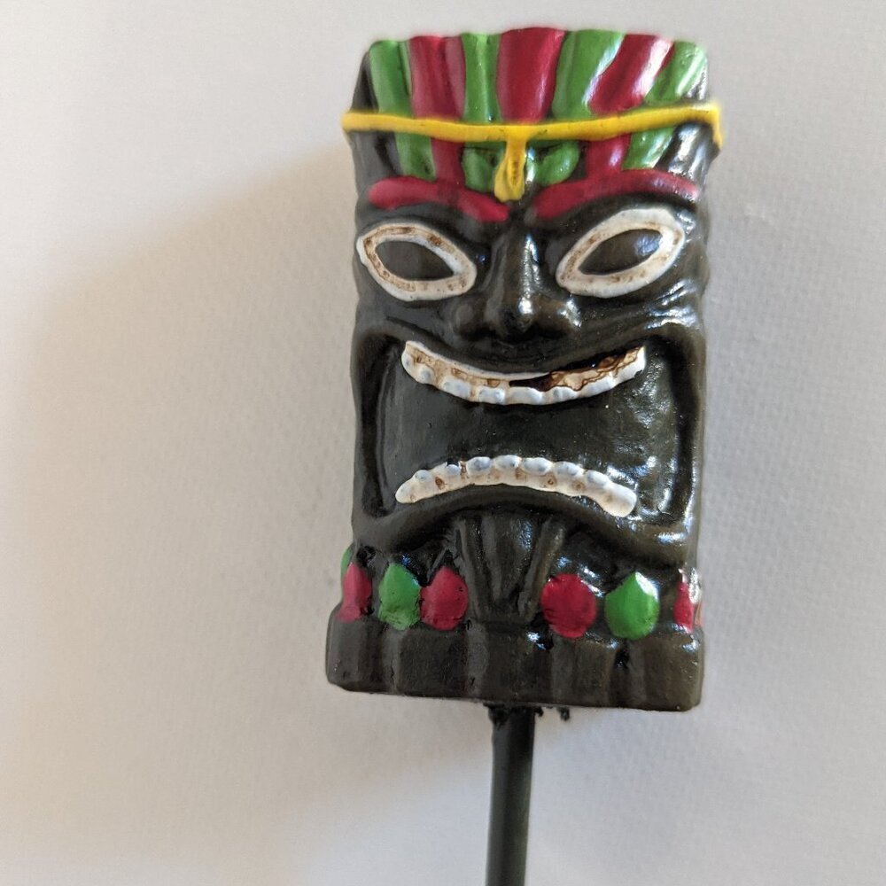 NWT Awesome Tiki Plant Pick Tropical Luau Home Decor Love of Gardening Scary NEW - Picture 2 of 3